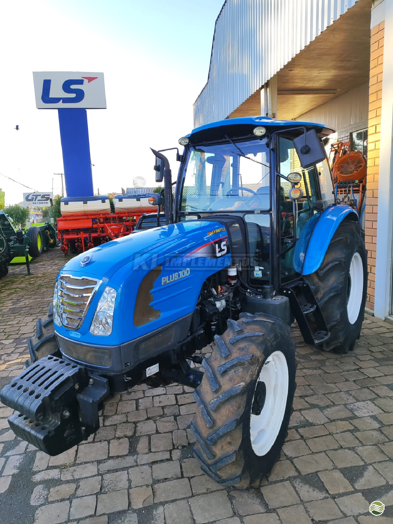LS PLUS 100 de KL Implementos - Ls Tractor